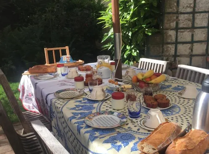 Bed and Breakfast Jardin Secret à Moulins 