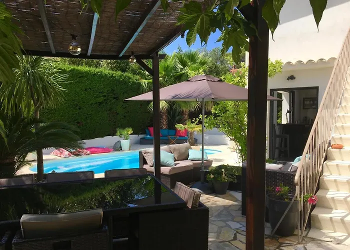 Bed,Kitchen And Swimming Pool Villa Esterel Saint-Raphaël