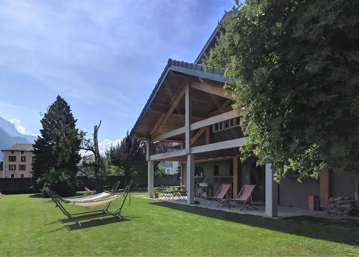 Chalet Les Cols - Chambres avec terrasse&jardin - proche de la nouvelle gare Saint-Jean-de-Maurienne
