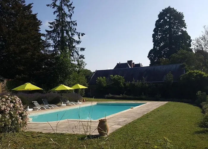 Chateau De Montpatey Couches