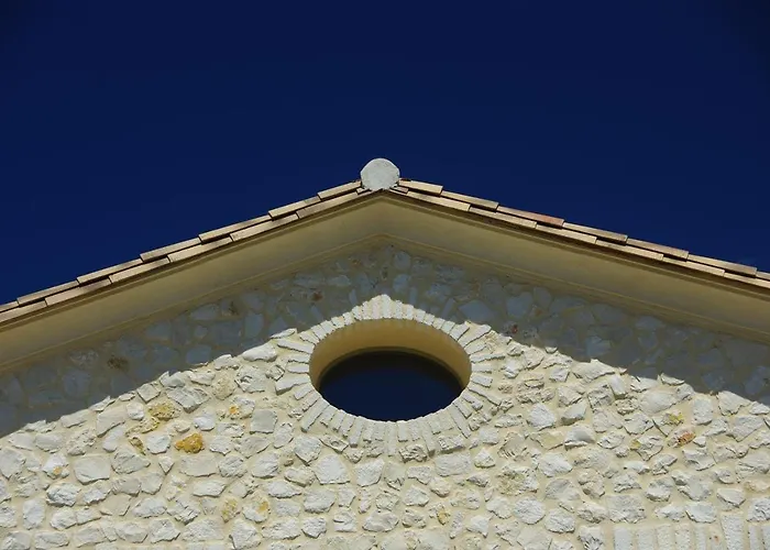 Uzes Decouvertes