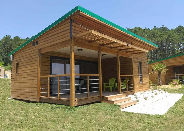 Les Chalets de Saint Maurice  Dieulefit avec Piscine