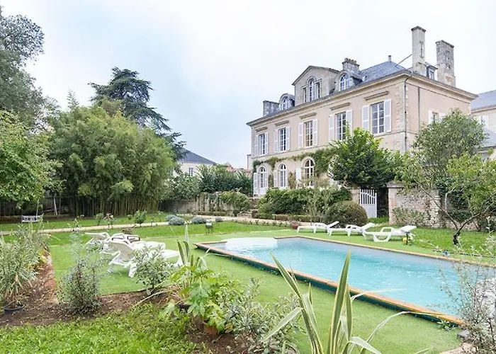 La Maison De Maitre Fontenay-le-Comte avec Piscine