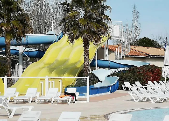 Meublé de tourisme 6/8 pers bord de mer sur camping 4* Vias