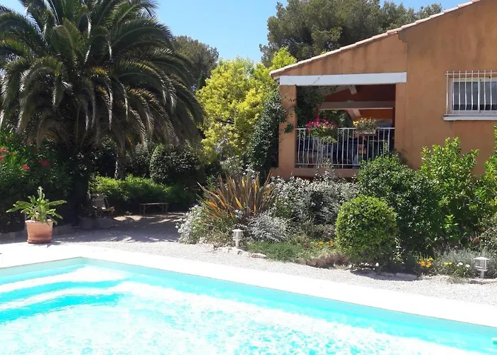 Hotel La Grenotte au Castellet à Le Castellet 