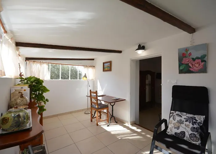 Bed and Breakfast le cabanon de l'olivette à Istres