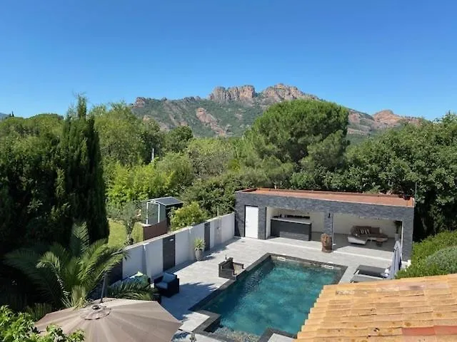 Villa La désirée'ade à Roquebrune-sur Argens avec Piscine