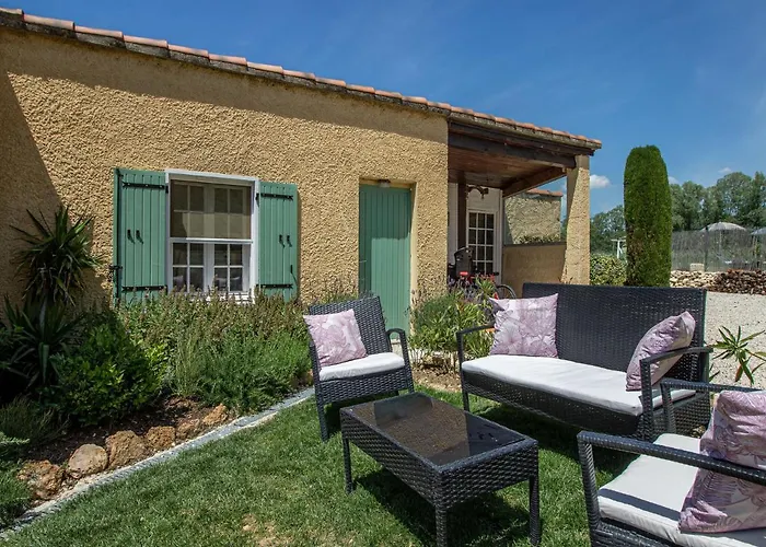 Apartment In Gargas Near Route Des Ocres Gargas (Vaucluse) avec Piscine
