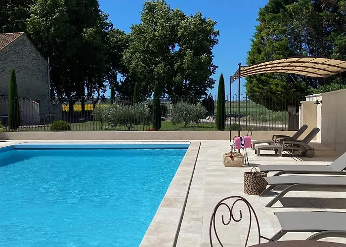 Le Domaine de Laforest Fontvieille avec Piscine