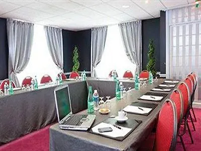 Hotel Cerise Maisons Laffitte à Aulnay-sous-Bois