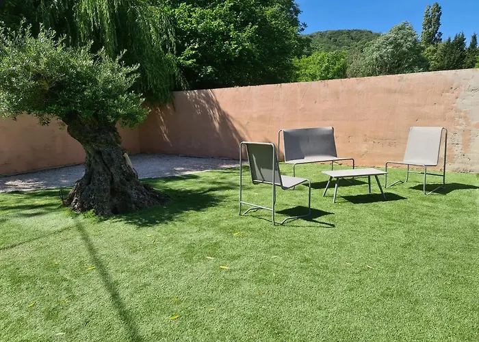 Gîte des Vernizeaux Le Creusot avec Piscine