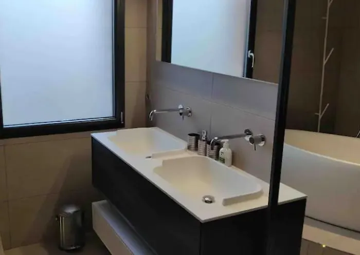 Suite La Baronne ***Gîte du Petit Hutin*** Reims