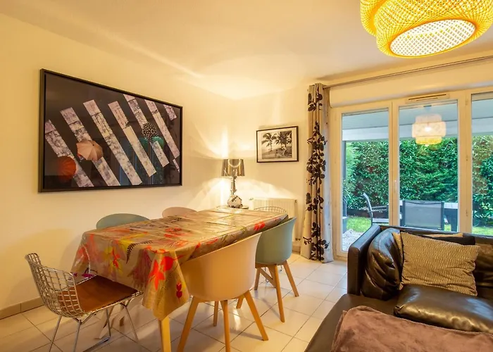 Villa Charmante maison à Onet, parking privé et piscine avec Piscine
