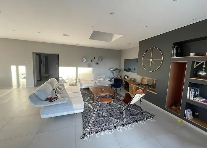 Grande villa de luxe Périgueux avec Piscine