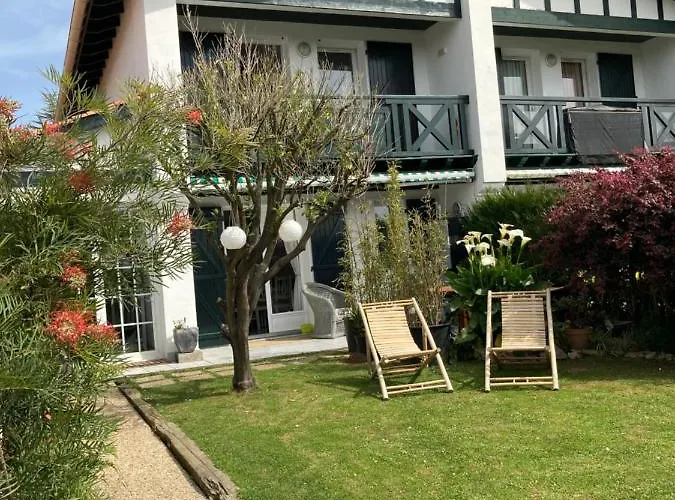 Maison KAPACO à Hendaye plage, 5 pièces, 7 personnes, jardin, piscine, tennis avec Piscine