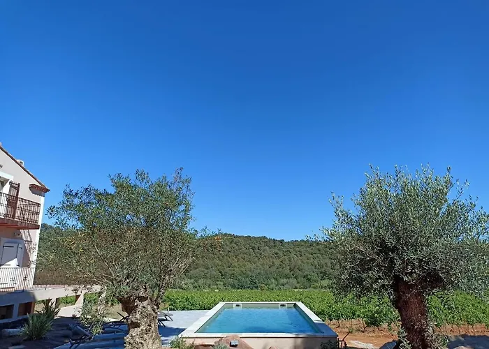 Sous Les Pins gîtes et chambres d'hôtes La Londe-les-Maures