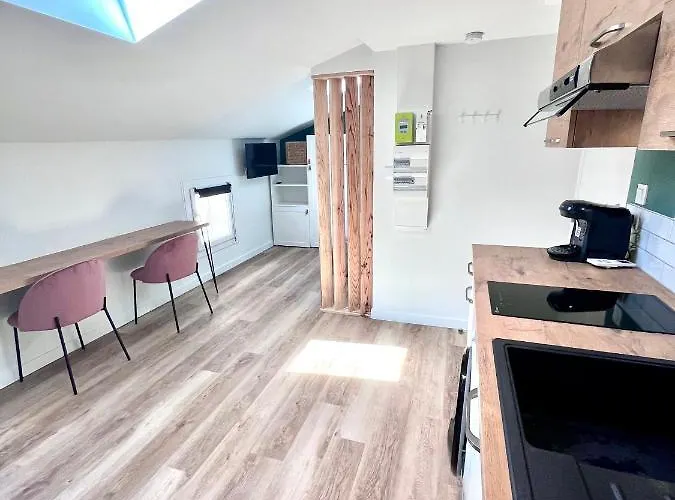 LE QUAI 6 - Studio neuf CALME LUMINEUX - CLIM - WiFi - Gare à 200m Agen