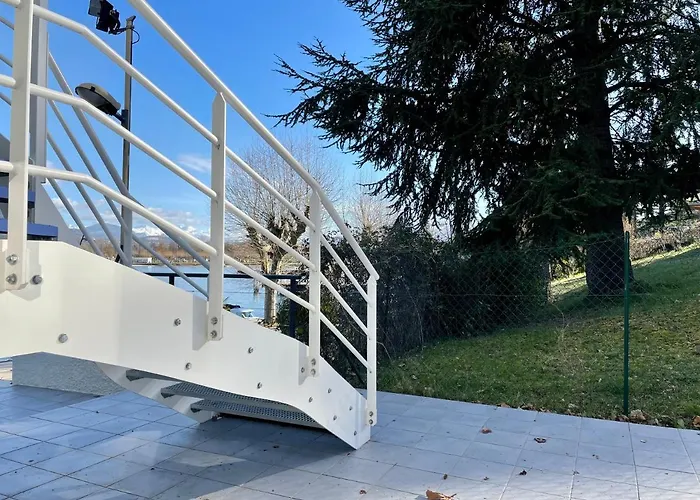 Camp De Base Sur Le Lac Du Bourget Le Bourget-du-Lac