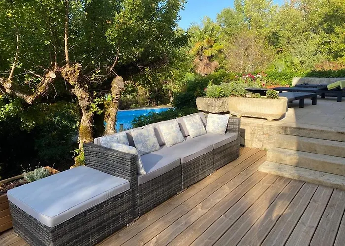 Maison de 2 chambres avec piscine privee jardin amenage et wifi a Bruniquel avec Piscine