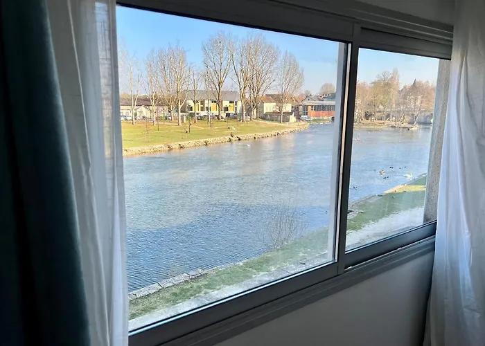 Hotel Sur Le Loing à Moret-sur-Loing