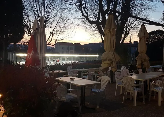 Mougins Mas lumineux vue sur le village avec Piscine