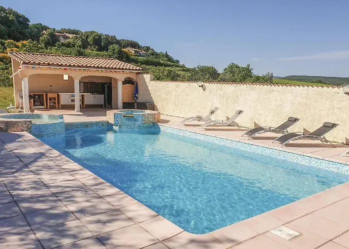 Stunning Home In Bourg Saint Andeol With Jacuzzi, Wifi And Outdoor Swimming Pool avec Piscine