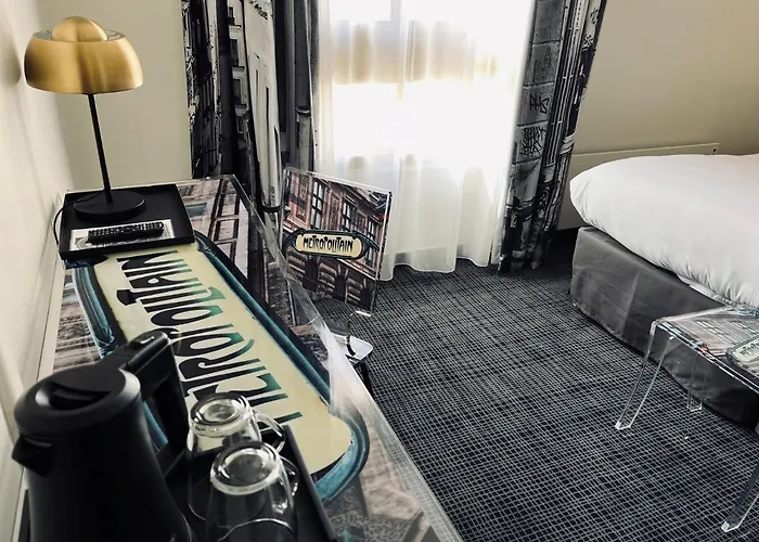 Hotel Le Cardinal Rueil Centre