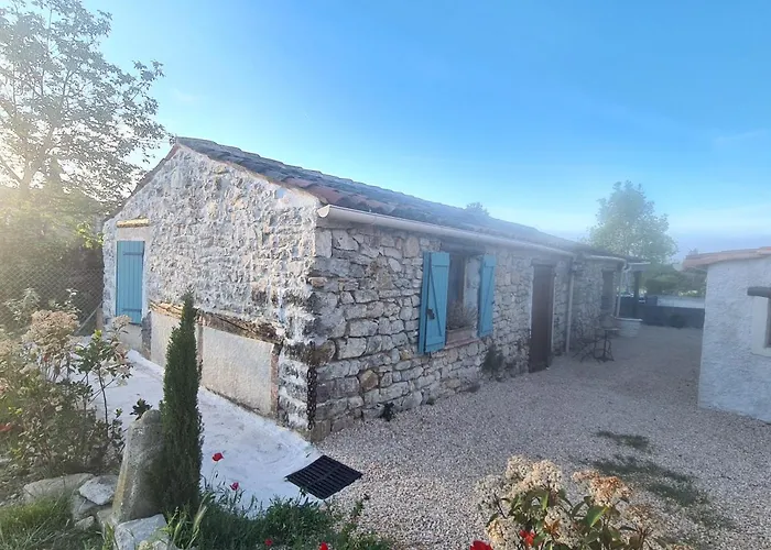 Maison d'hôtes La Ferme Constantin à Fayence avec Piscine