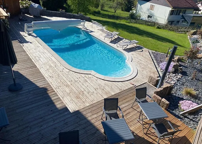 Le Chalet de la Devinière, bain nordique extérieur chauffé Xonrupt-Longemer avec Piscine