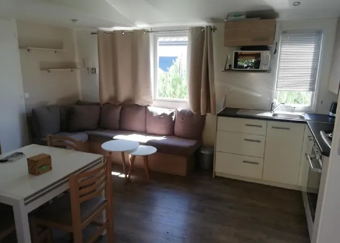 Mobil Home Au Camping Montourey 4 Etoiles Fréjus