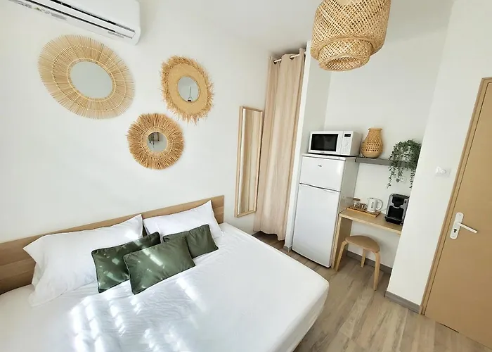 Chambre climatisée lit double dans villa - Proche Centre Tramway Montpellier