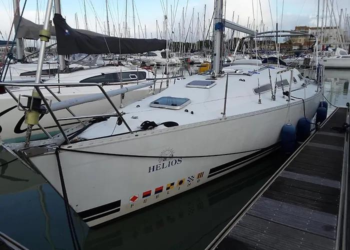 Hôtel Voiler A Quai Au Port De La Rochelle à La Rochelle 