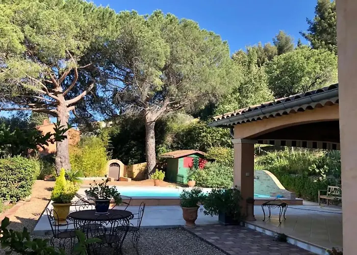 Agréable chambre d'hôtes avec piscine Le Beausset