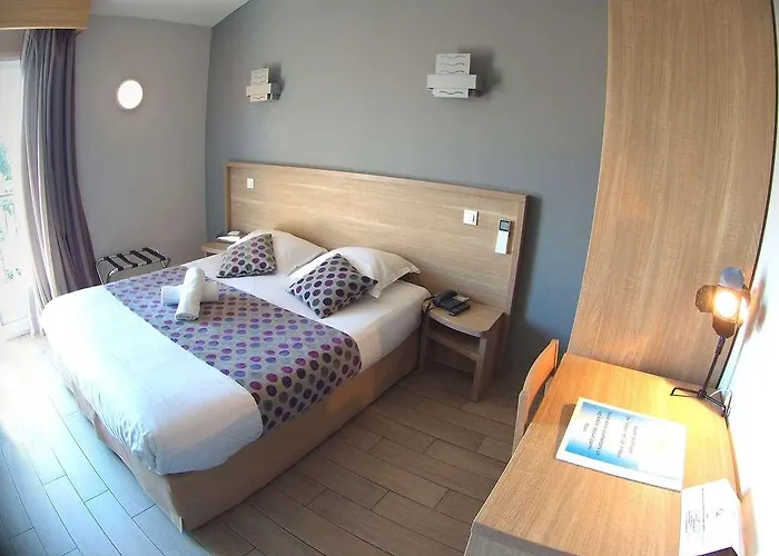 Logis Hotel Atoll Fréjus