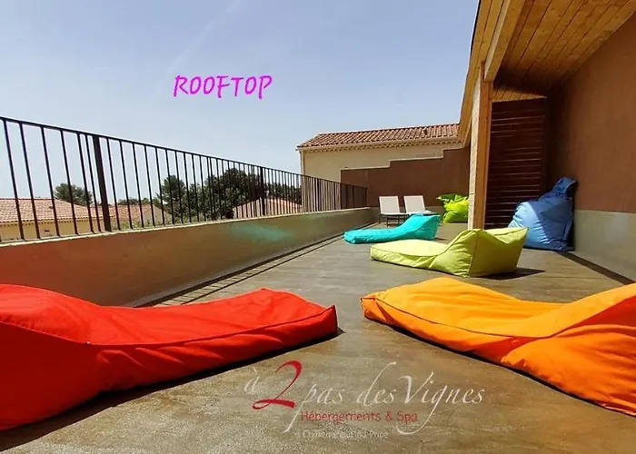 A 2 Pas Des Vignes, Hebergements Et Spa, Maison Numero 6, A Chateauneuf Du Pape avec Piscine