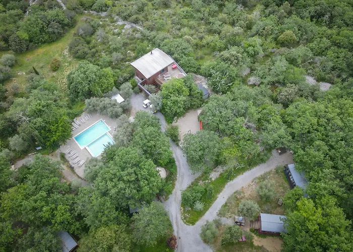 Suite Nid d'Amour et Spa privatif Vogue avec Piscine