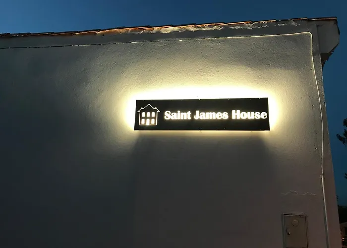 Saint James House Pons