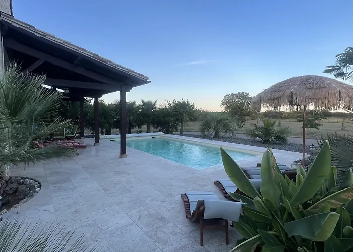 Le Relais des Chevaliers Gîte Cordes-sur-Ciel avec Piscine
