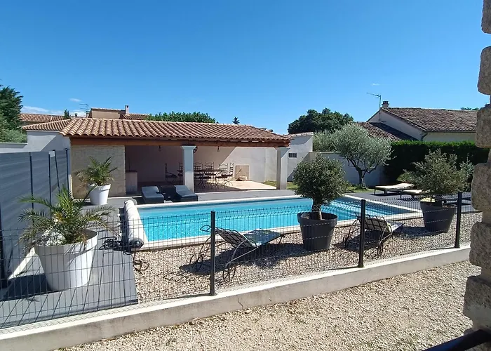 la maison de celine Beaumes-de-Venise avec Piscine