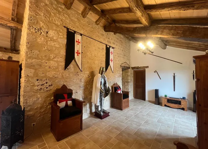 Le Relais des Chevaliers La Suite des Seigneurs Mouzieys-Panens
