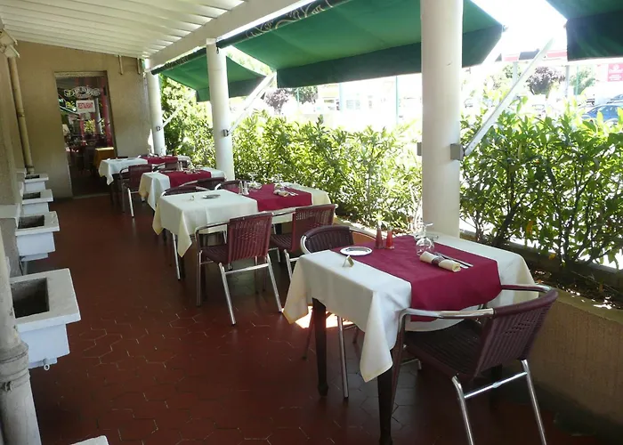 Hotel Du Lion D'argent Et Des Tanneries La Châtre