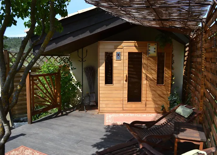 Logis Hôtel Le Vieil Amandier Trigance
