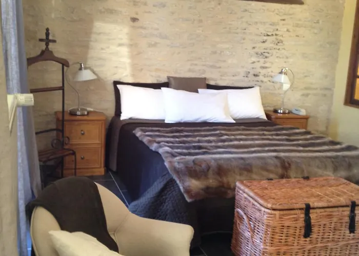 Logis Hotel La Grange Du Relais Colombey-les-Deux-Églises