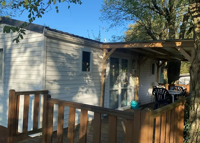 Bungalow 2/4 personnes dans résidence Hôtelière Meyzieu