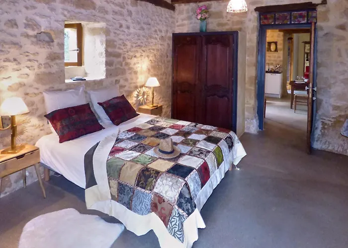 La Maison Bleue - Gîte de Charme Vitrac  avec Piscine