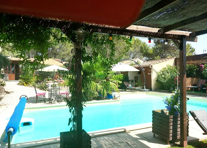Bed and Breakfast Les Coronilles à Beaucaire 