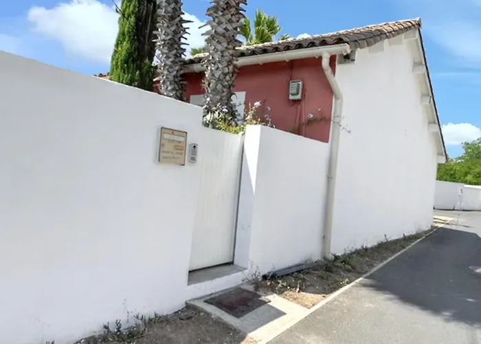 Villa de 3 chambres a Agde a 200 m de la plage avec piscine privee et terrasse amenagee avec Piscine