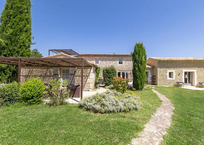 Mas Oréa côté piscine Gordes avec Piscine