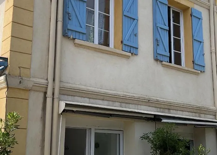 Escale Au Soleil Hôtel et Appart Saint Aygulf