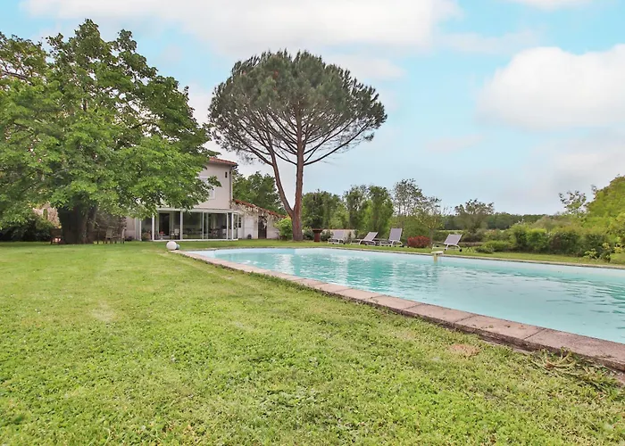 Domaine d'AROMM - Chambres d'hotes&gites - Piscine, Etangs&Animaux - Au calme Ouches